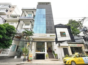 Queen Hotel Saigon Airport