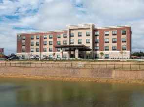 Holiday Inn Express & Suites Wentzville St Louis West by IHG