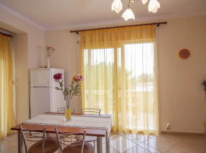 Beach Flat With Garden, Jacuzzi, BBQ