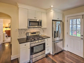 Bridgeport Vacation Rental - Walk to Beach!