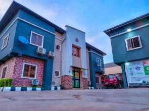 Mt Deluxe Hotel Asaba