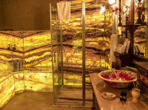 Elika Cave Suites & Spa