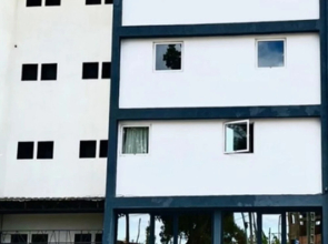 Fly Inn Madagascar Hotel