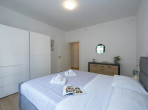 Boutique Apartment 10