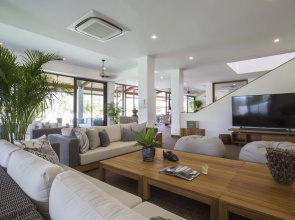 Lemongrass Pool Villa