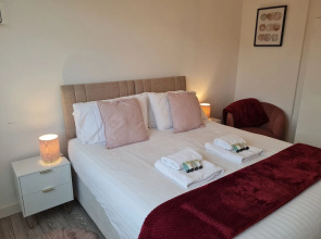 Lovely 2-bed Apartment in Cheltenham Spa