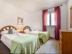 Villa - 5 Bedrooms - 107482