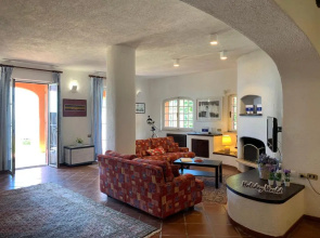 Villa Crevari by Holiday World