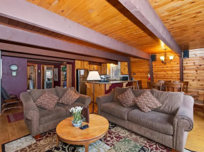 070 Tree Top Cabin