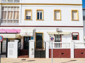 Hostal Rompeolas