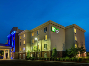 Holiday Inn Express and Suites Savannah - Midtown by IHG