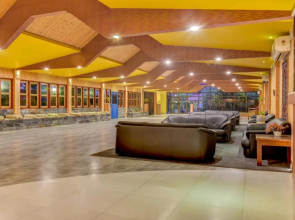 Treebo Premium Blue Mountain Country Club And Resort