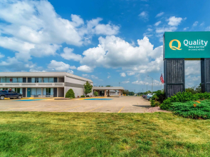 Quality Inn & Suites Vandalia near I-70 and Hwy 51