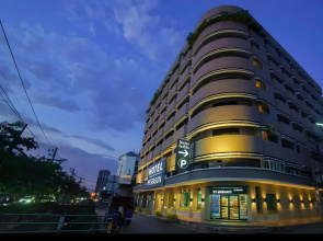 Hi Season Hotel