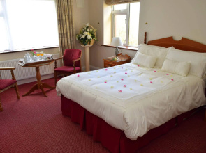 The Rhu Glenn Hotel