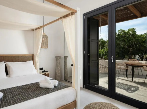 Athina Milos Suites