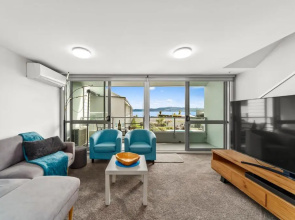 Lakeside Delight - Two Mile Bay Holiday Apartment