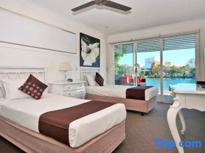 Surfers Paradise Escape (Heated Pool)