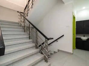 Urbanview Hotel Bizhome Artha Gading Boulevard by RedDoorz