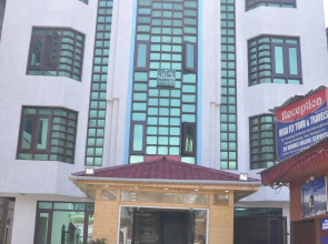 OYO 18872 Hotel Azad