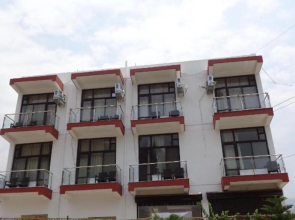 Hotel Tapovan Cottage