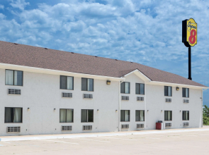 Super 8 by Wyndham Boonville