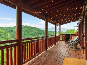 Smoky Ridge by Avantstay Renovated Cabin w/ Indoor Pool Game Room + Theater
