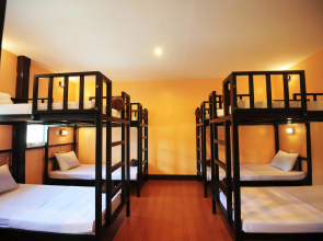Twin Palms hostel Phi Phi