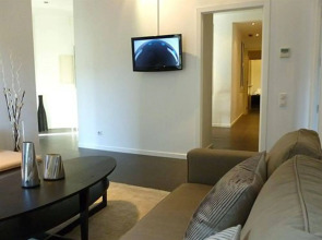 Super Balmes Guest House