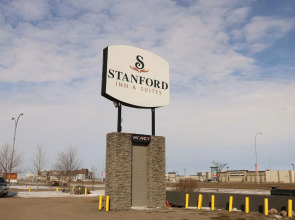 Travelodge by Wyndham Grande Prairie