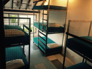 The Yak Lake House Hostal Bacalar