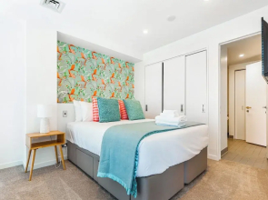 Beautiful harbour view apartment by Zodiak Stays