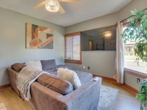 Jetted Tub: Dayton Condo, 2 Mi to Oregon District