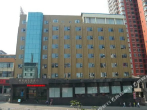 Yueli Theme Hotel (Dazhou Railway Station)
