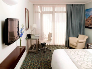 Renaissance Tel Aviv