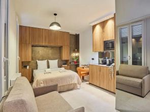 Suite Premium Facing the Chateau de Vincennes