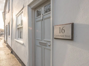 16 Cumberland Street, Woodbridge