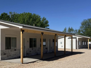 Hurricane Hideaway Lodging