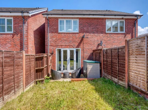 Cute Modern Mews Home in Oldbury