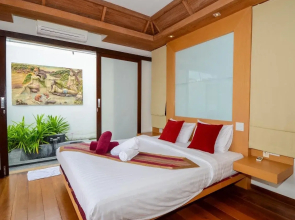 Jean Pool Villa