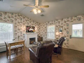 Serenity Bliss - Downtown Retreat with Pool & Hot Tub