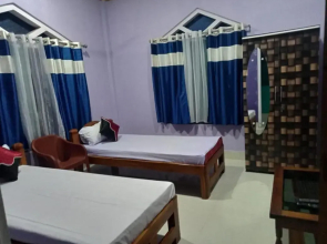 OYO 19930 Hotel Holiday Palace