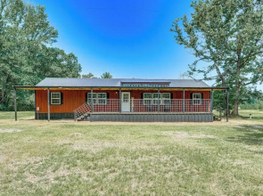Secluded Broken Bow Cabin w/ Fishing Pond & Views!