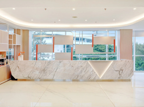 HARRIS Hotel & Conventions Bundaran Satelit Surabaya