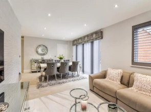 Luxury 4 Bedroom Detached House