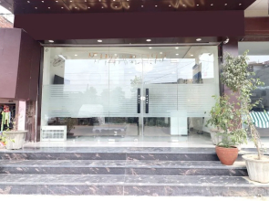 OYO 16379 Hotel LivInn Hub