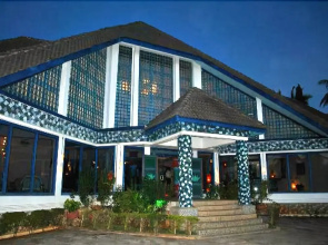 Beachcomber Hotel And Resort