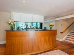 Breakwater Inn