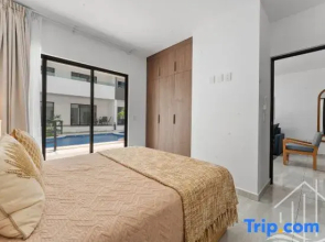 New-Promo-2 Queen Beds-Near Beach-Poolside-Sleep 6