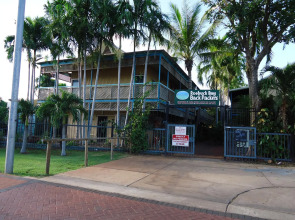 Roey Backpackers